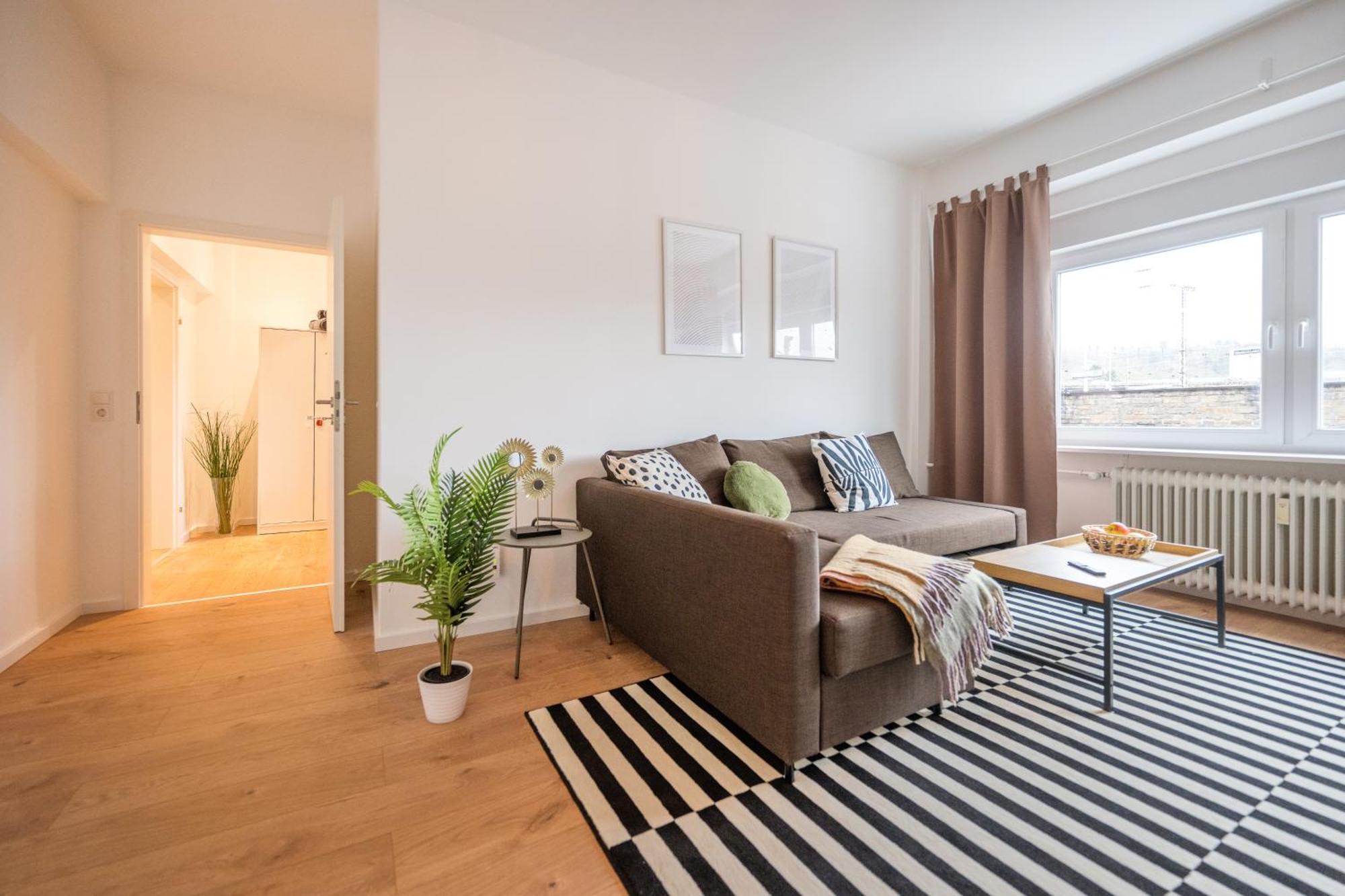 Neu: 100M² - Ideal Fuer Familien/Geschaeftsr. - Hbf Koblenz  Luaran gambar